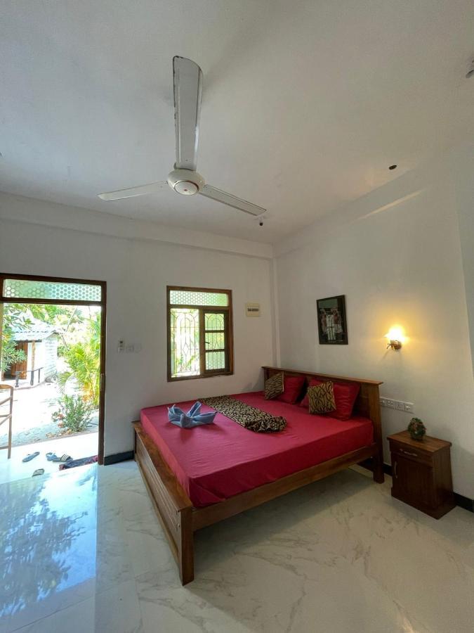 Ubay Guest House Trincomalee Ngoại thất bức ảnh