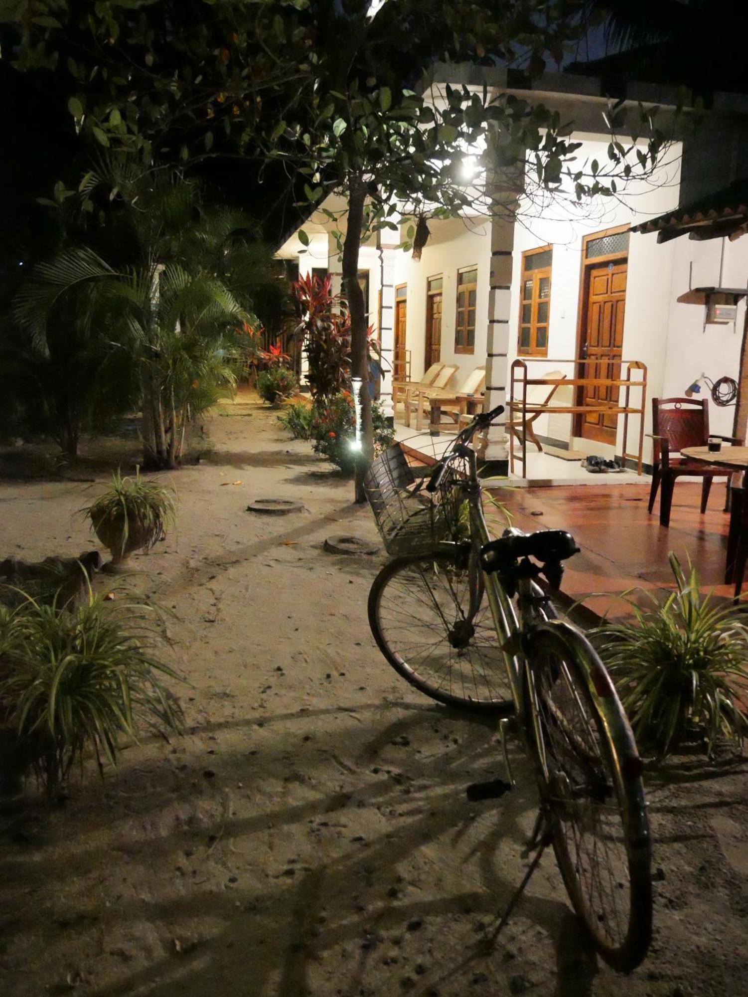 Ubay Guest House Trincomalee Ngoại thất bức ảnh