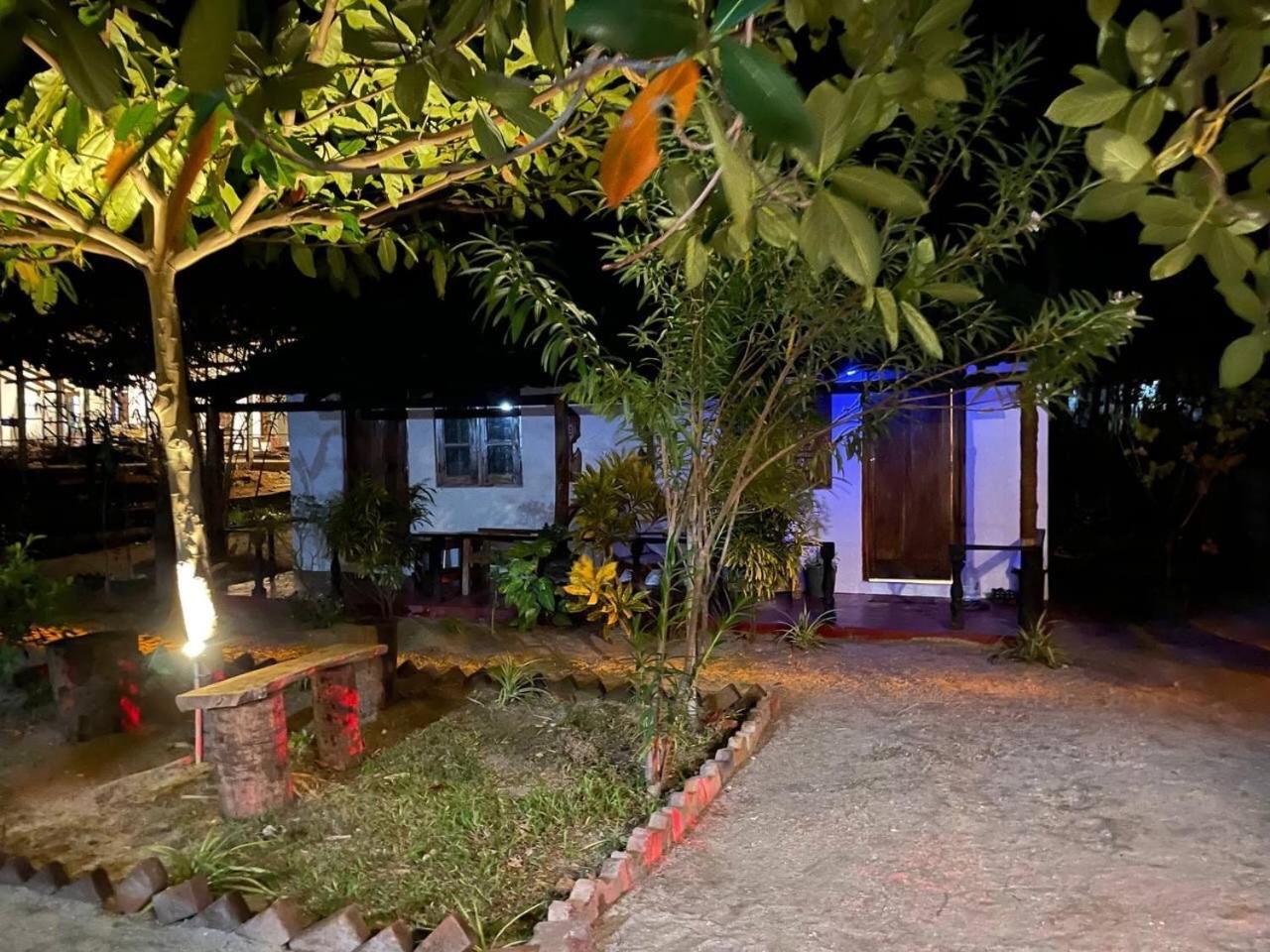 Ubay Guest House Trincomalee Ngoại thất bức ảnh