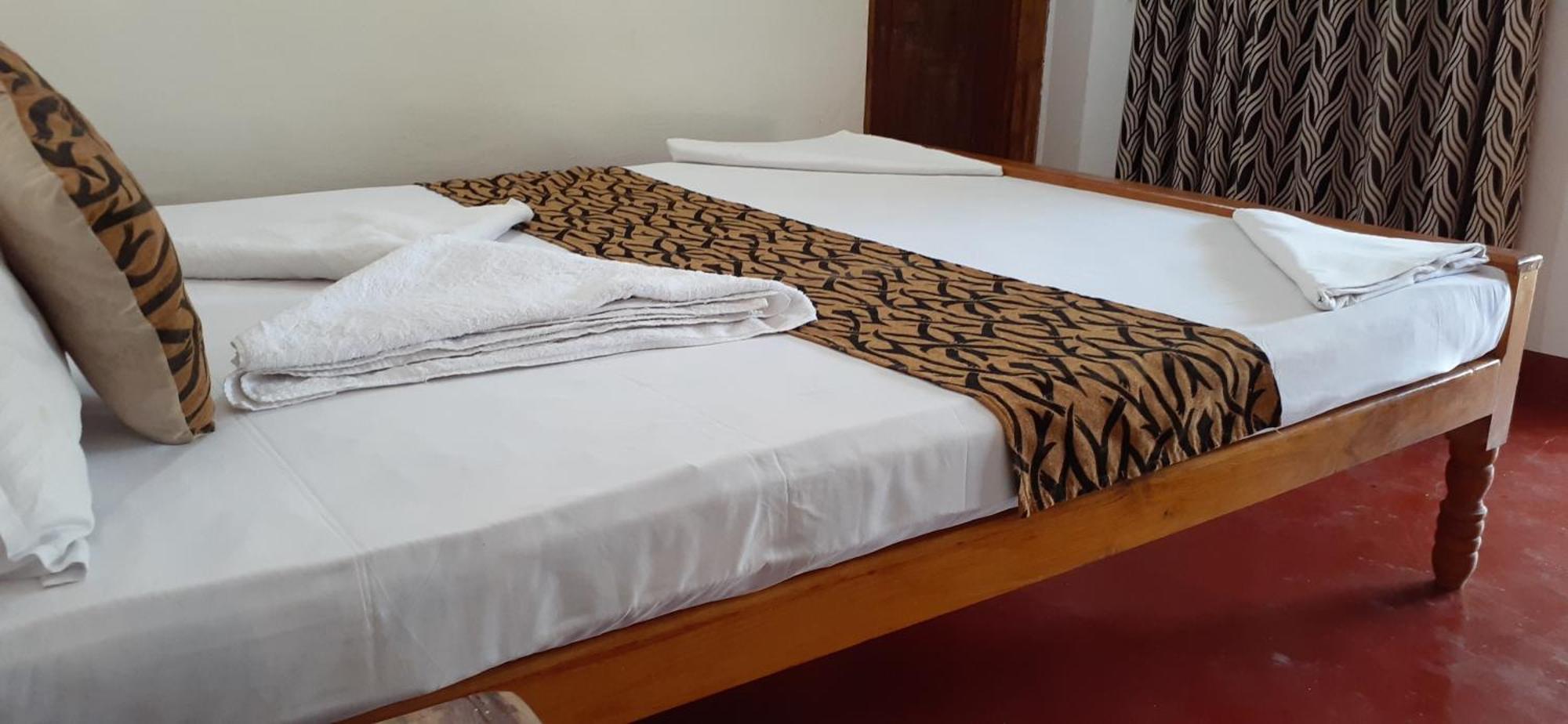 Ubay Guest House Trincomalee Ngoại thất bức ảnh
