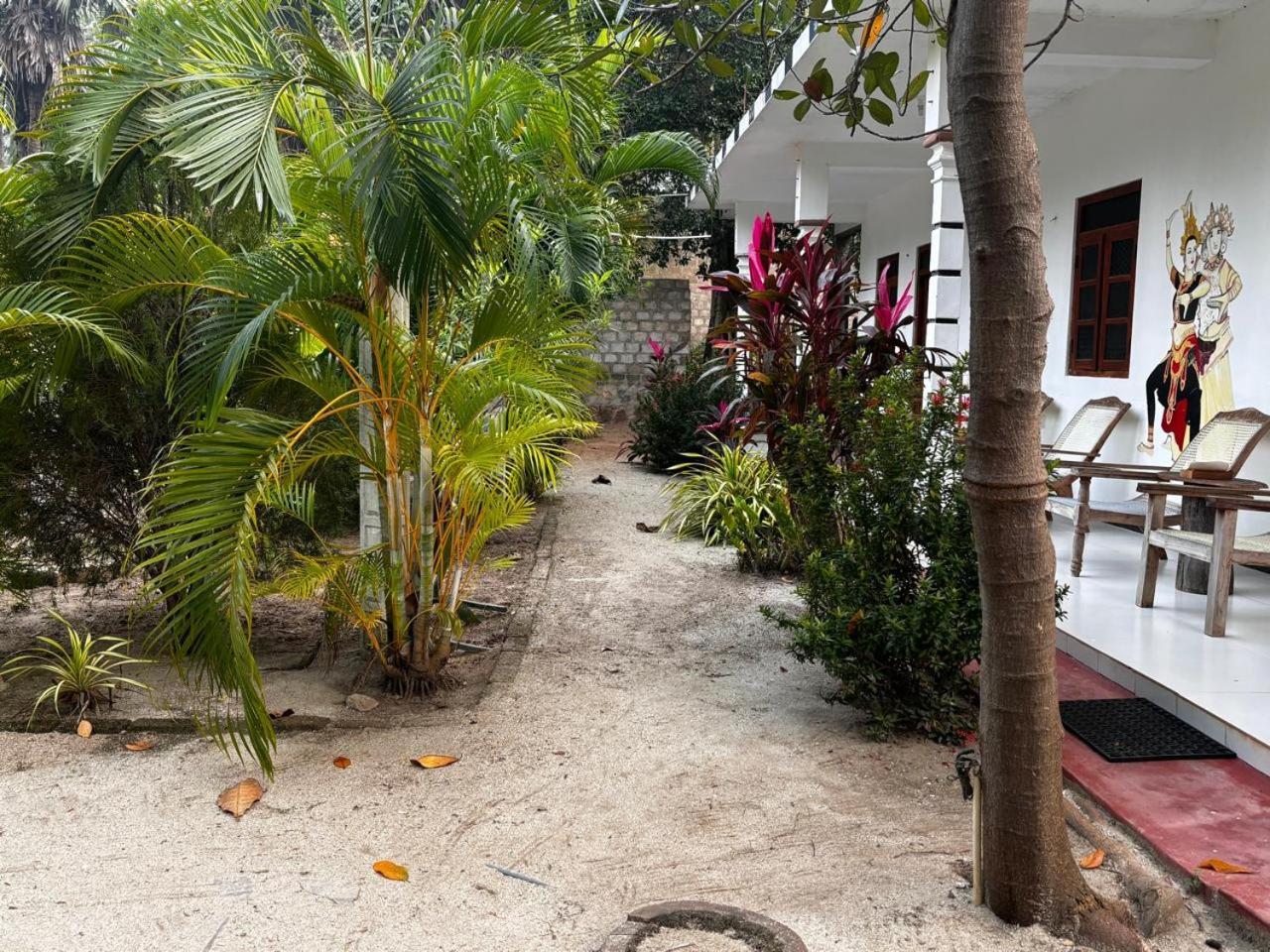 Ubay Guest House Trincomalee Ngoại thất bức ảnh
